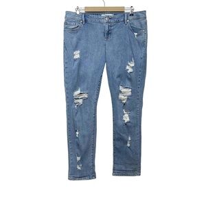 Torrid Boyfriend Distressed Lightwash Jeans Size 16